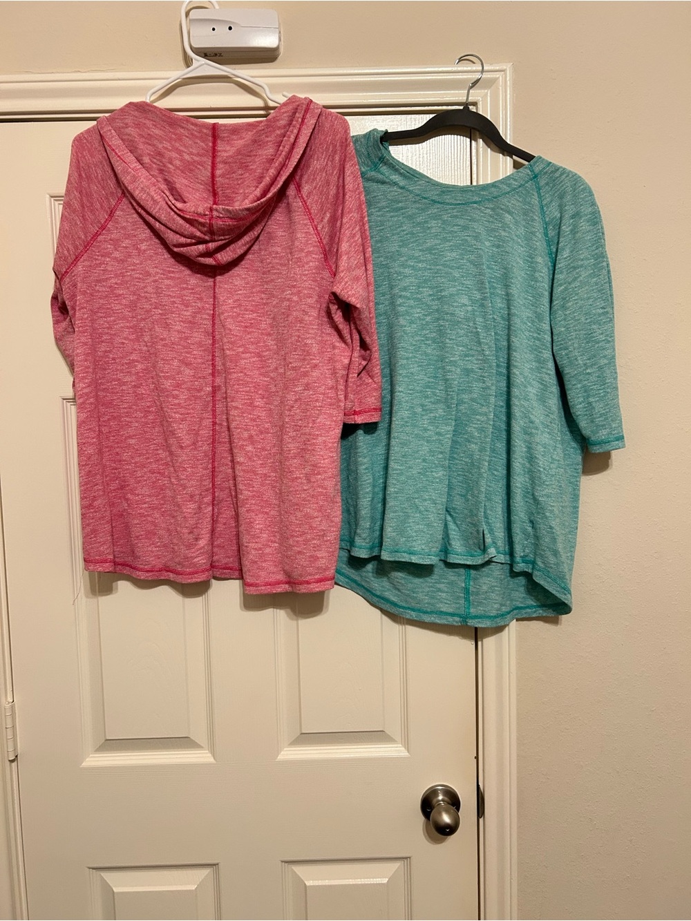 Danskin Teal Heathered Pullover Top